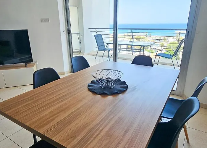 Paradise Palms Seaview Apartmán *